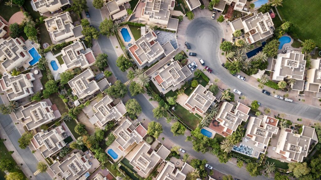 Using AI-Powered Document Assistants to Sell Freehold Units to Overseas Buyers