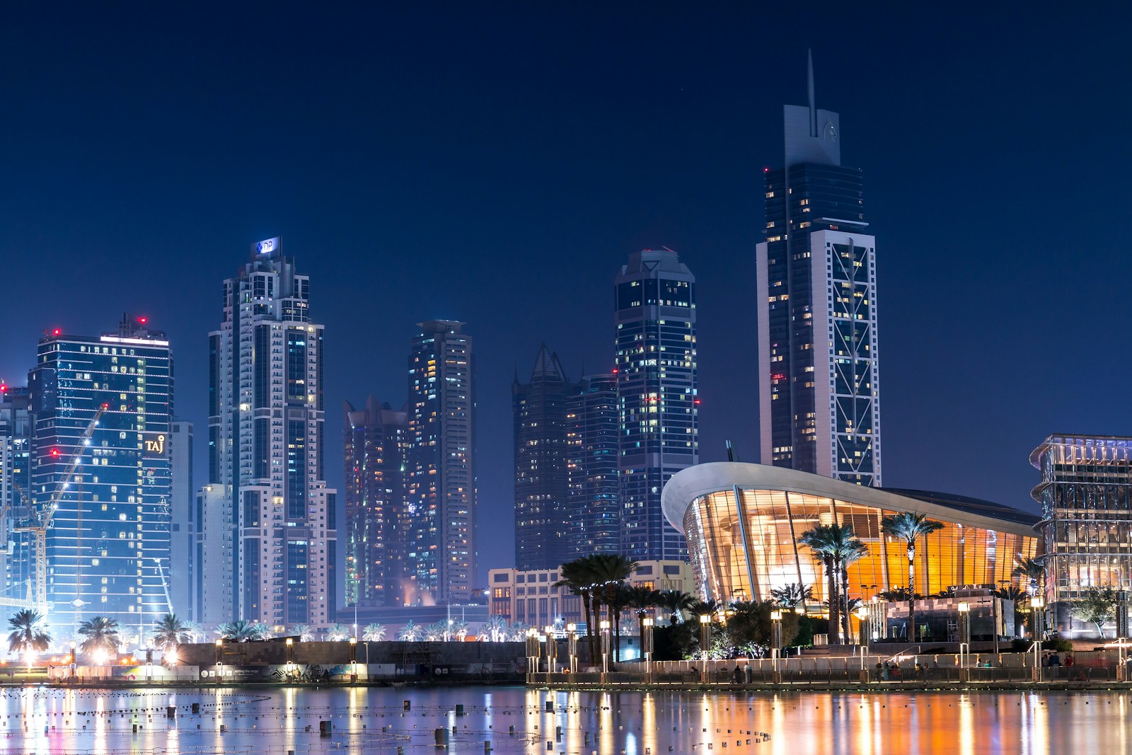 Let AI Do the Talking: Selling UAE Real Estate to International Leads