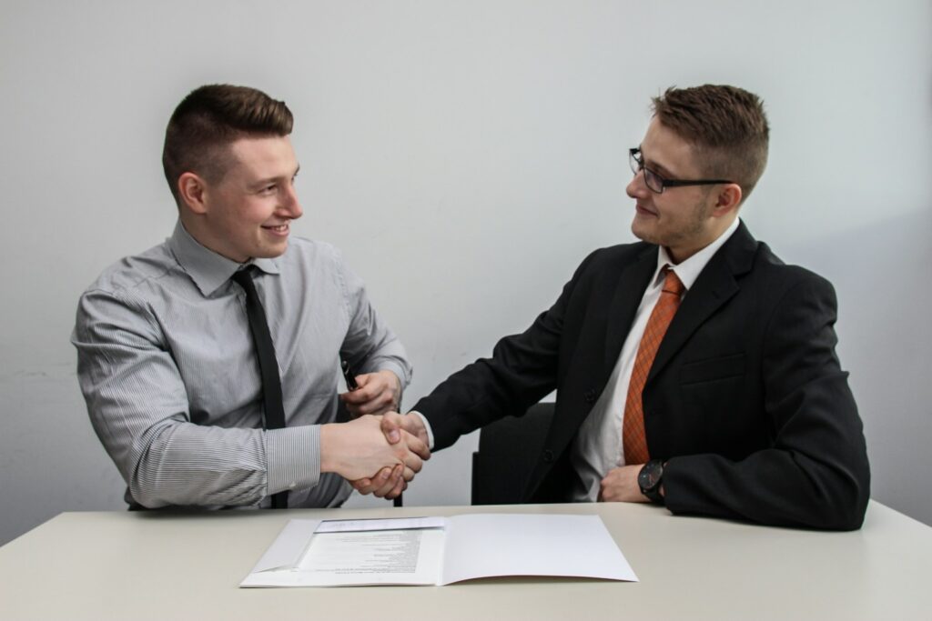 How AI Assistants Support Brokers in Closing International Deals