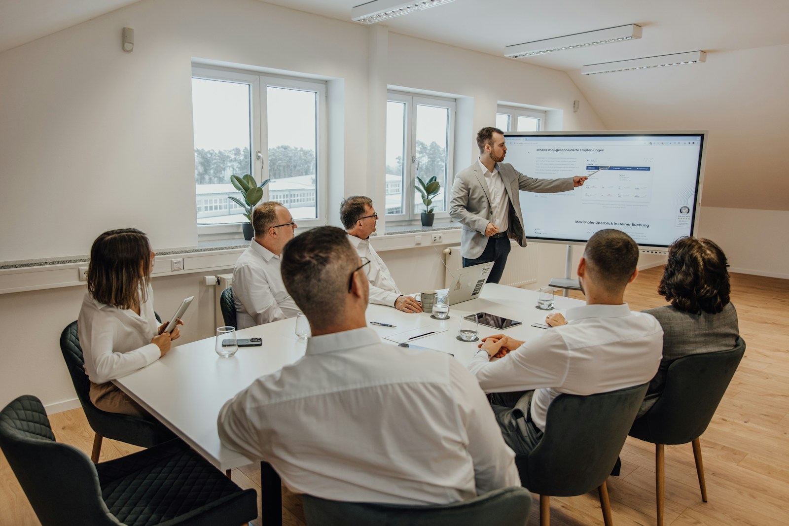 How AI Helps Real Estate Agents Handle Multiple Clients at Once