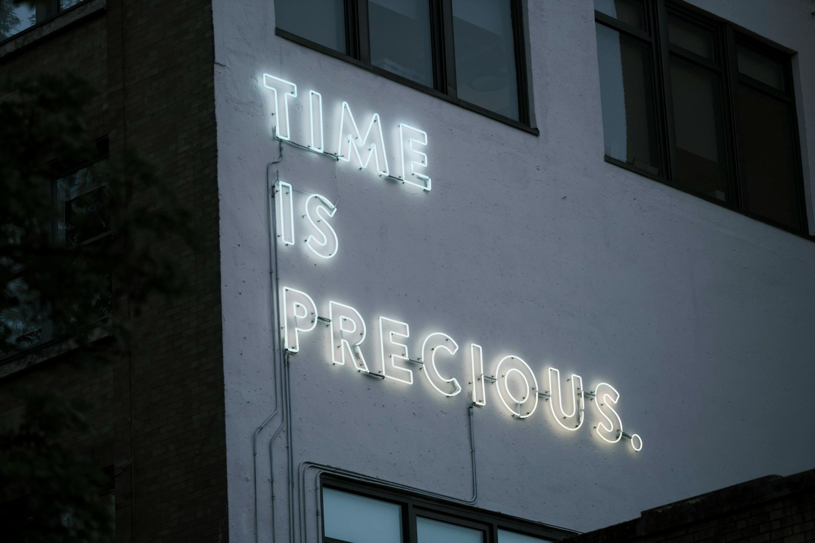 Main image for 7 Ways SpeakToFile Helps Dubai Real Estate Agents Save Time