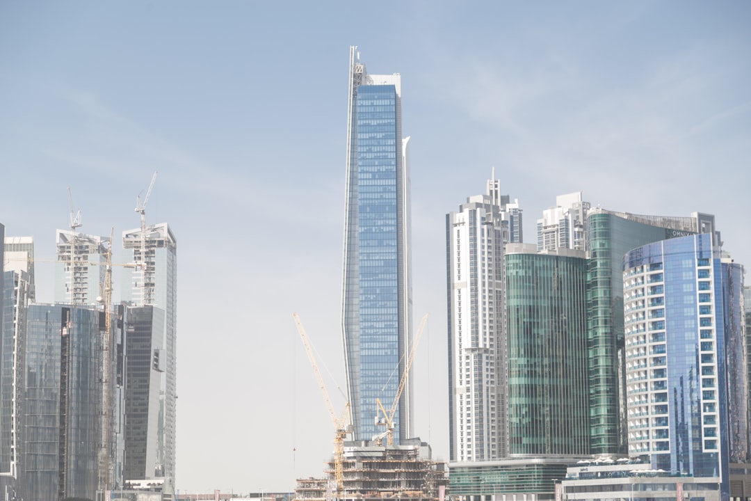 Main image for How Dubai Brokers Build Investor Confidence Using AI Tools